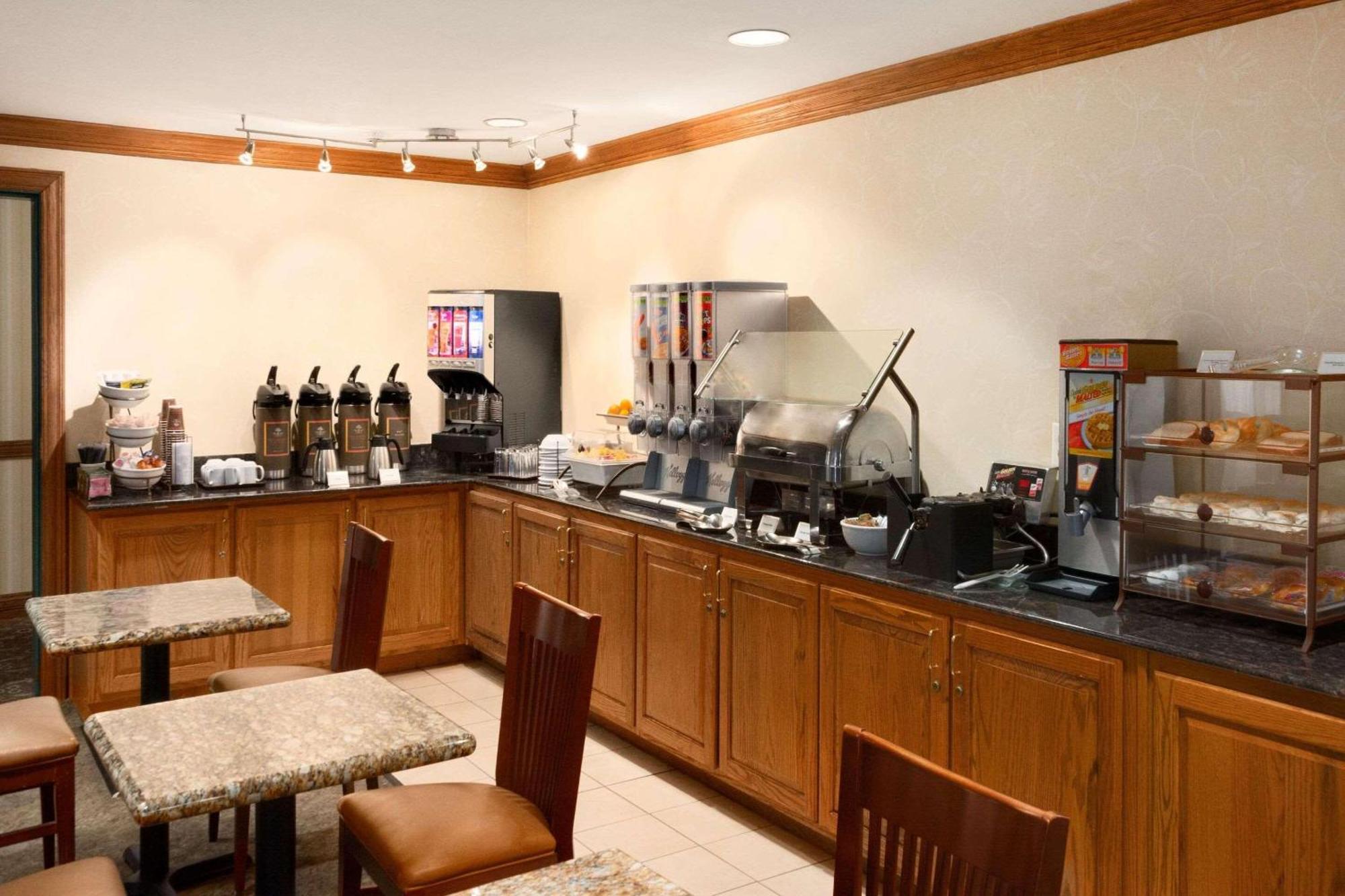 Country Inn & Suites By Radisson, Columbus, Ga Eksteriør billede